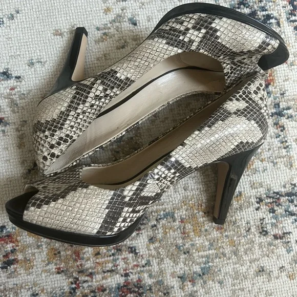 Anne Klein Women's Snakeskin Peep Toe Heels - Picture 3 of 11